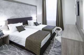 Отель Hotel Milano Одесса Классический двухместный номер с 2 отдельными кроватями-1