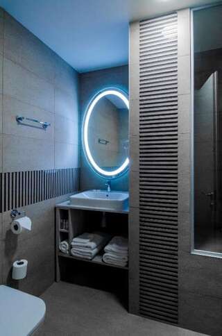 Отель Hotel Milano Одесса Семейный номер с ванной-1