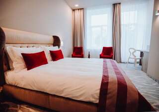 Отель Hotel Milano Одесса Номер Делюкс с кроватью размера «queen-size»-3